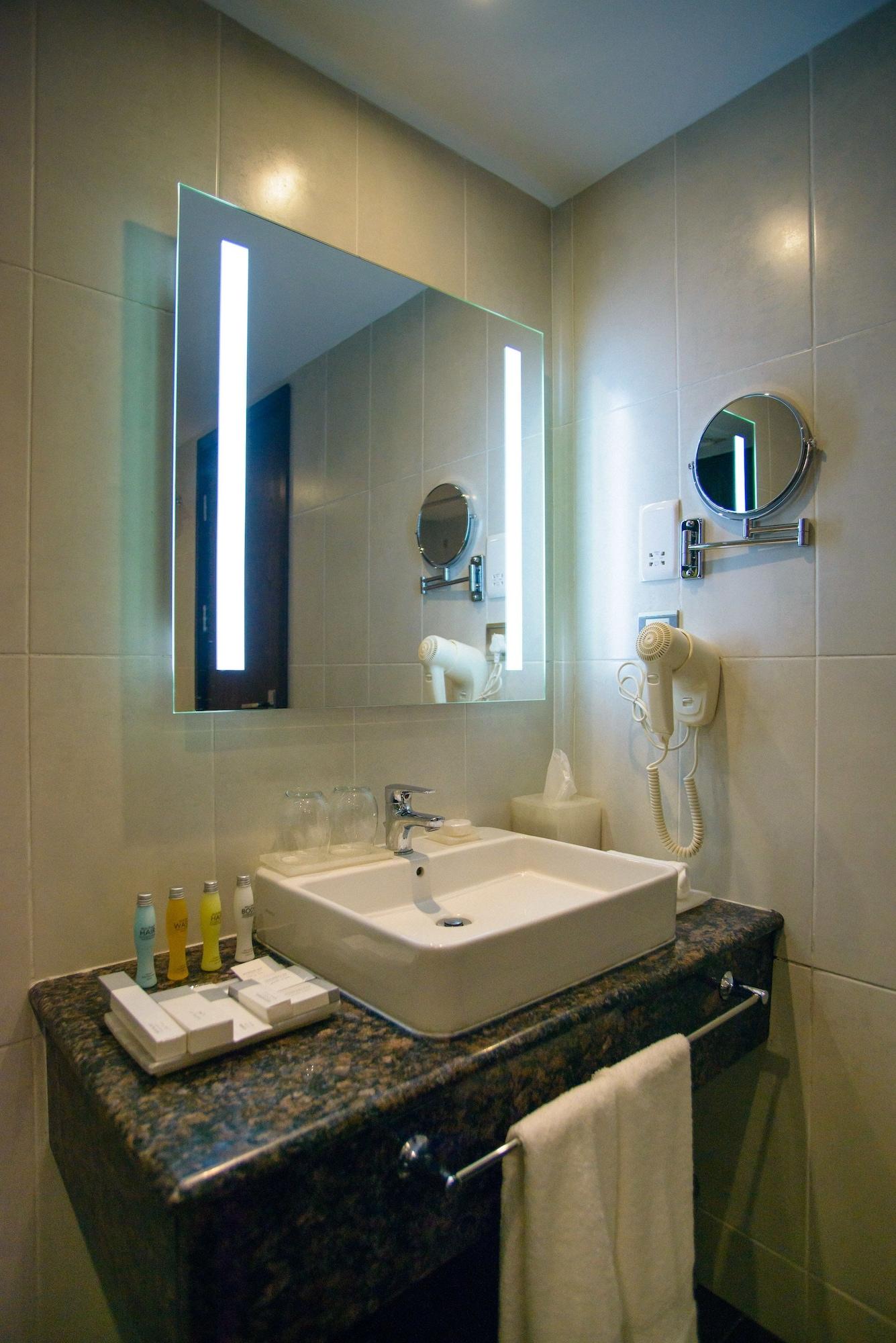 The Concord Hotel & Suites Nairobi Exterior foto Bathroom
